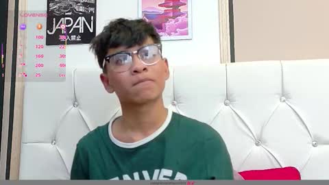 Snapshot of ethan_westt chatting on 11.06.25 Ethan online show from 11.06.25