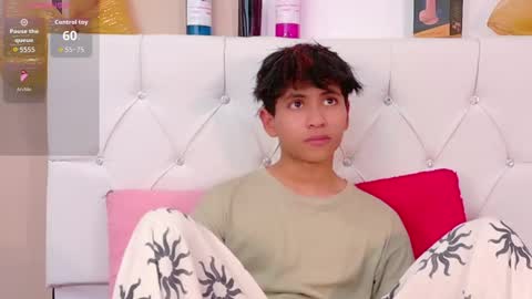 Snapshot of ethan_westt chatting on 12.16.25 Ethan online show from 12.16.25