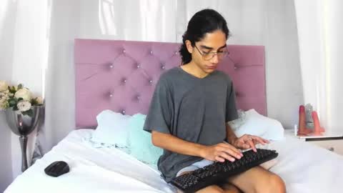 Snapshot of ethanblackwoodd chatting on 10.25.25 ethanblackwoodd online show from 10.25.25