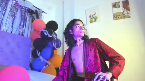 Snapshot of ethanblackwoodd chatting on 10.31.25 ethanblackwoodd online show from 10.31.25