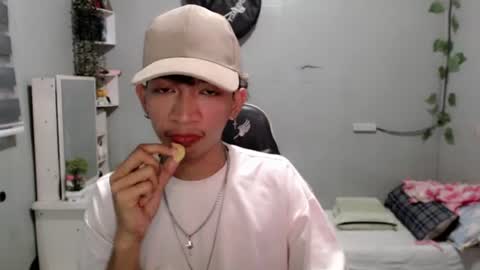 Snapshot of ethereal_ethan chatting on 06.25.26 Ethan online show from 06.25.26