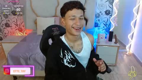 Snapshot of ette_tay chatting on 11.05.25 ette online show from 11.05.25