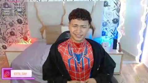 Snapshot of ette_tay chatting on 11.06.25 ette online show from 11.06.25