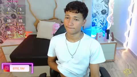 Snapshot of ette_tay chatting on 11.09.25 ette online show from 11.09.25