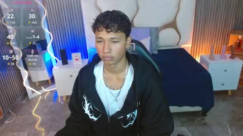 Snapshot of ette_tay chatting on 11.13.25 ette online show from 11.13.25