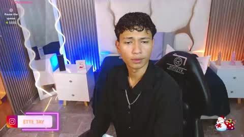 Snapshot of ette_tay chatting on 11.18.25 ette online show from 11.18.25