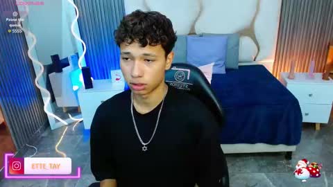 Snapshot of ette_tay chatting on 11.24.25 ette online show from 11.24.25
