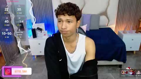 Snapshot of ette_tay chatting on 11.25.25 ette online show from 11.25.25