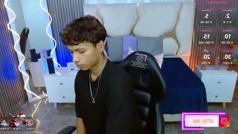 Snapshot of ette_tay chatting on 11.29.25 ette online show from 11.29.25