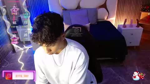 Snapshot of ette_tay chatting on 12.15.25 ette online show from 12.15.25