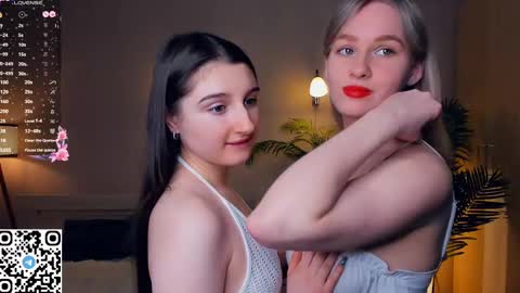 Snapshot of eugeniabrainard chatting on 02.09.25 Kira and Kamila online show from 02.09.25