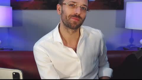 Snapshot of euginehot chatting on 12.20.24 euginehot online show from 12.20.24