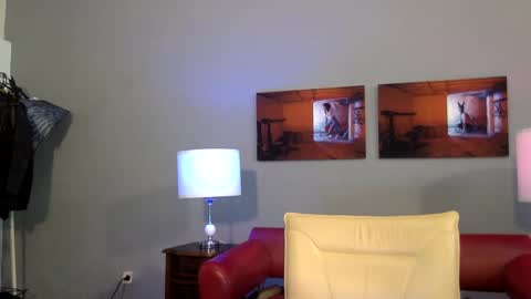 Snapshot of euginehot chatting on 03.04.25 euginehot online show from 03.04.25