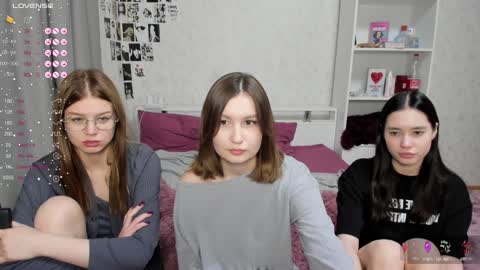 Snapshot of eumomino chatting on 12.10.24 Veronica Tiia Lilith left to right online show from 12.10.24