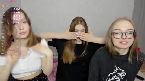 Veronica Tiia Lilith left to right online show from 02.20.25