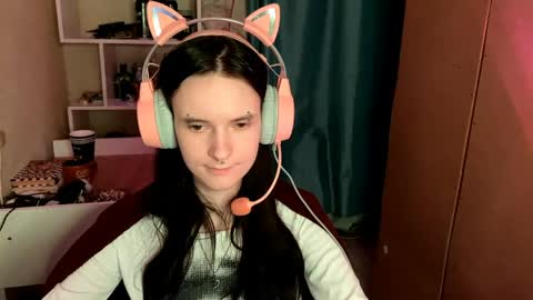 Snapshot of eunabiddlecome chatting on 06.04.26 Kate online show from 06.04.26