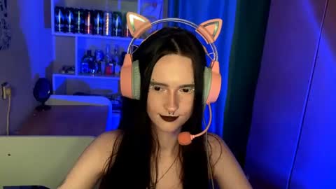 Snapshot of eunabiddlecome chatting on 06.12.26 Kate online show from 06.12.26