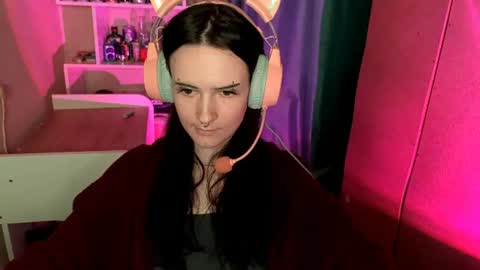 Snapshot of eunabiddlecome chatting on 06.18.26 Kate online show from 06.18.26