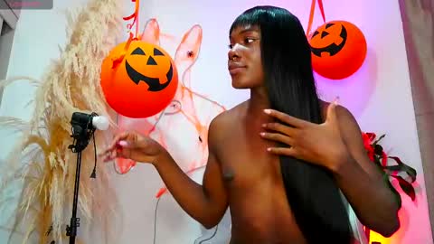 Snapshot of euphoricbunny chatting on 10.23.25 euphoricbunny online show from 10.23.25