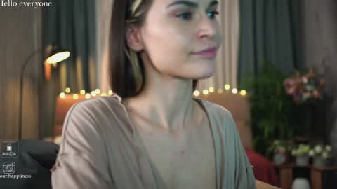 Snapshot of euphoriiiaa chatting on 12.19.24 Mira online show from 12.19.24