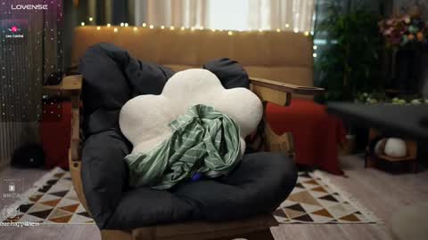 Snapshot of euphoriiiaa chatting on 02.13.25 Mira online show from 02.13.25