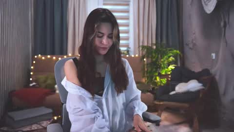 Snapshot of euphoriiiaa chatting on 12.02.25 Mira online show from 12.02.25