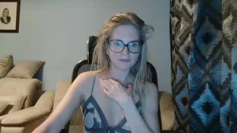 Snapshot of eva2323 chatting on 01.18.25 eva2323 online show from 01.18.25