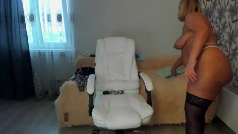 Snapshot of eva_7777 chatting on 12.05.25 Eva online show from 12.05.25