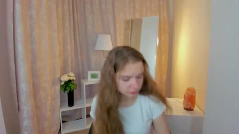 Snapshot of eva_bake chatting on 10.04.25 Eva online show from 10.04.25