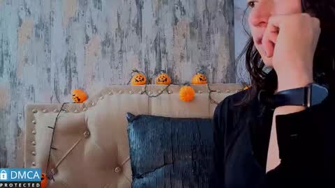 eva delight online show from 10.21.25