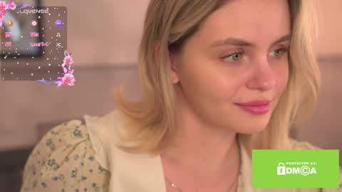 Evienne online show from 12.03.25