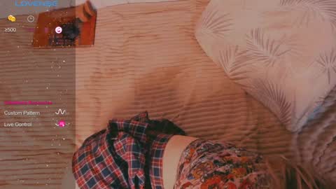 Snapshot of eva_gloss chatting on 01.07.25 Eva online show from 01.07.25