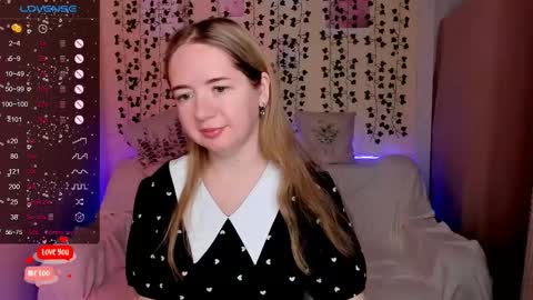 Snapshot of eva_greys chatting on 12.01.25 Eva online show from 12.01.25