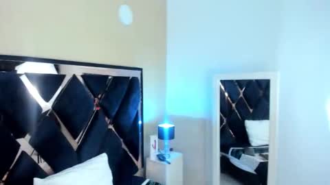 Snapshot of eva_loretti chatting on 11.15.25 online show from 11.15.25