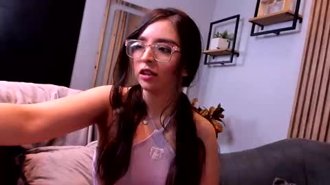 Angelinne online show from 10.29.25