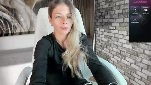 Snapshot of eva_melow chatting on 09.13.25 Eva online show from 09.13.25