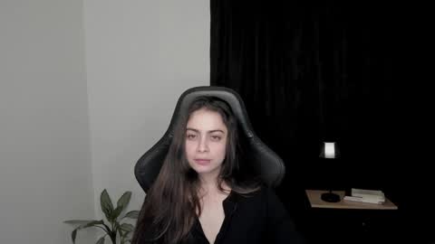 eva_monn online show from 01.11.25