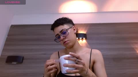 Snapshot of eva_monwalker chatting on 03.08.25 Eva cute online show from 03.08.25