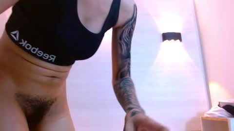 Snapshot of eva_monwalker chatting on 11.25.25 Eva cute online show from 11.25.25