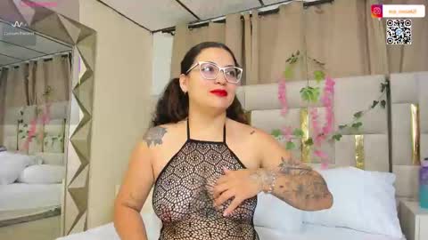 Snapshot of eva_rosse69 chatting on 10.04.25 Eva online show from 10.04.25