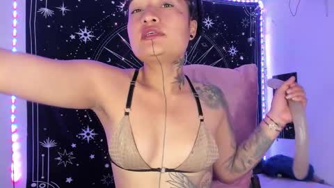 Eva  online show from 11.21.25