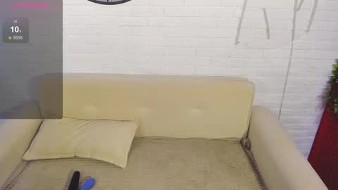 Snapshot of eva_willise chatting on 11.29.25 Hi Im Eva new here online show from 11.29.25