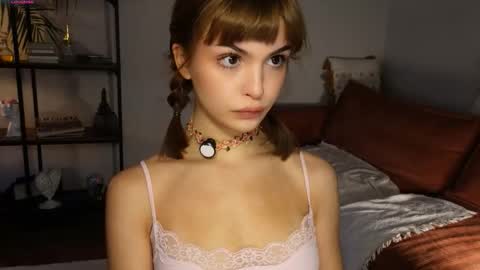 Hello my name is Eva its my first day here online show from 10.20.25