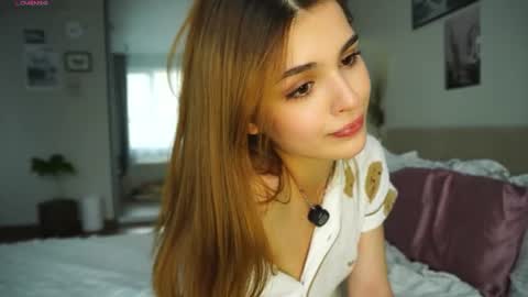 Hello my name is Eva its my first day here online show from 06.28.26
