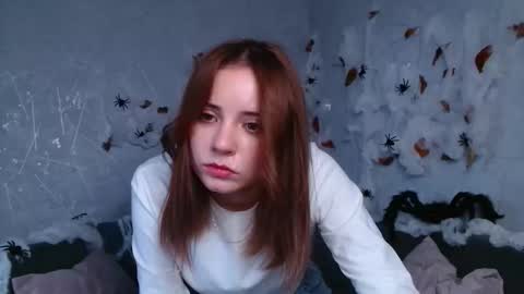 Snapshot of evaa_love_ chatting on 10.24.25 Eva online show from 10.24.25