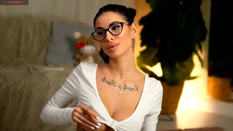 Snapshot of evaamanti chatting on 01.06.26 Eva online show from 01.06.26