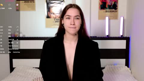 Snapshot of evaandluna chatting on 05.22.26 Eva online show from 05.22.26