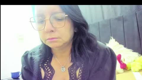 Snapshot of evaaross chatting on 12.05.25 Eva online show from 12.05.25