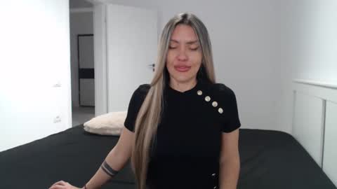 Snapshot of evabomb chatting on 01.29.25 EvaBomb online show from 01.29.25