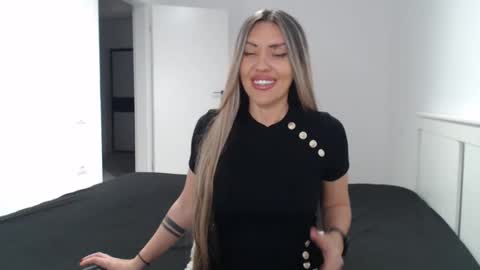 Snapshot of evabomb chatting on 02.03.25 EvaBomb online show from 02.03.25